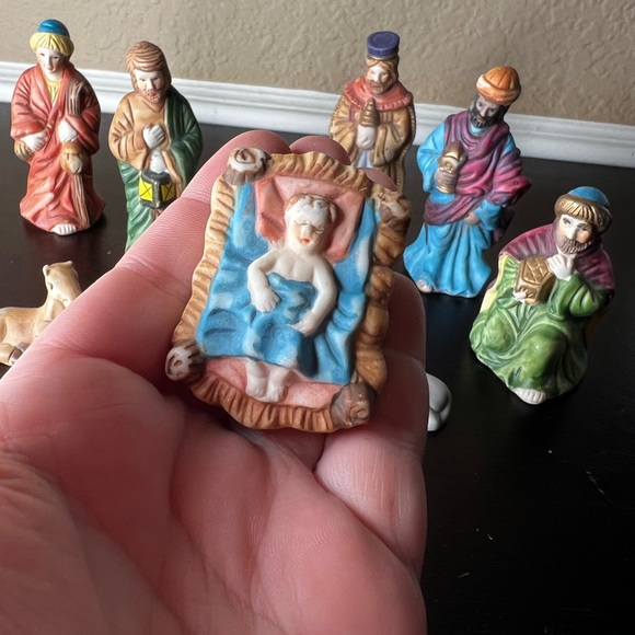 Vintage Christmas Child Creche, 10 piece, Ceramic, 1990’s Decor, Holiday Decor - Picture 7 of 7